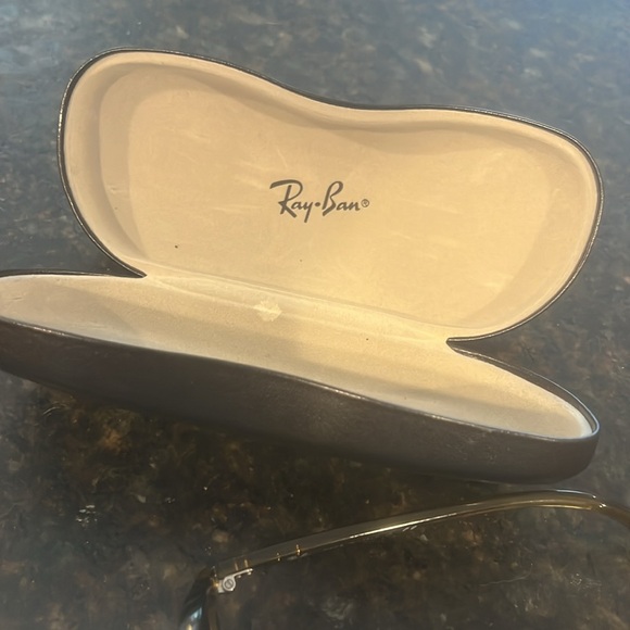 Ray-Ban sunglasses - Picture 6 of 9